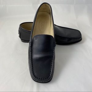 Tod’s slip on loafers in Black.  Sz 37.5